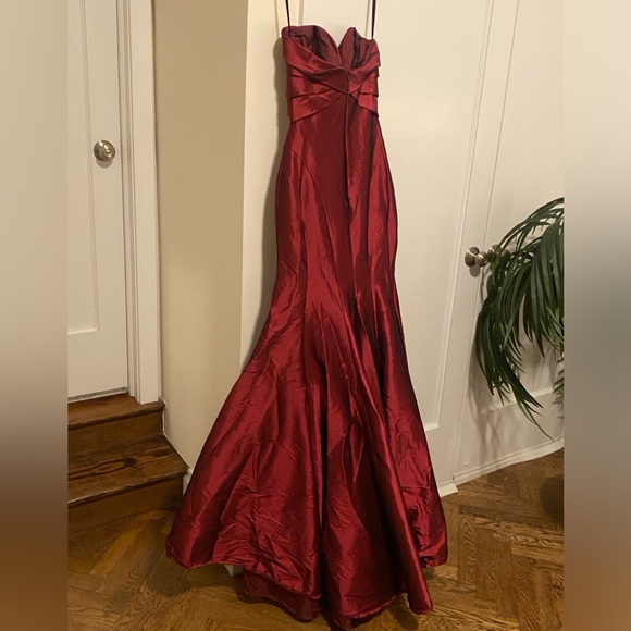 😍♥️Gorgeous Mac Duggal Strapless Taffeta Trumpet Gown ♥️😍 - Picture 4 of 12